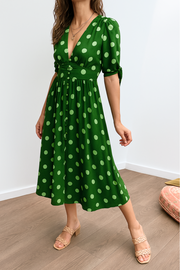 Kelly – Vestido Elegante de Poá