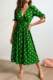 Kelly – Vestido Elegante de Poá