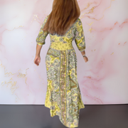 Lívia – Vestido Elegante com Decote em V